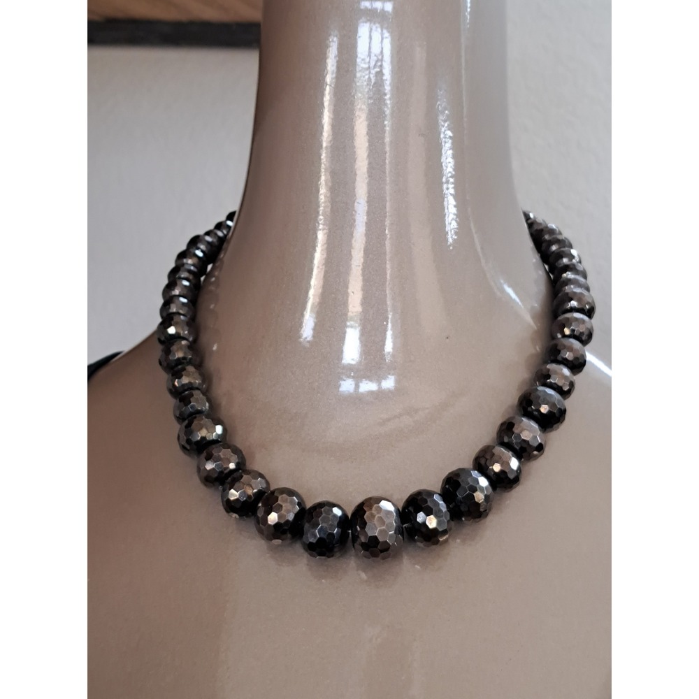 Brown Faceted Graduated Bead Necklace Hexagon Toggle Clasp Dark Grey Metallic